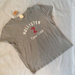 Hollister Short Sleeve Tee. NWT